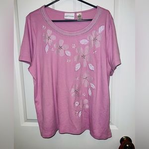 Alfred Dunner top light purple pinkish color with white flowers xl
